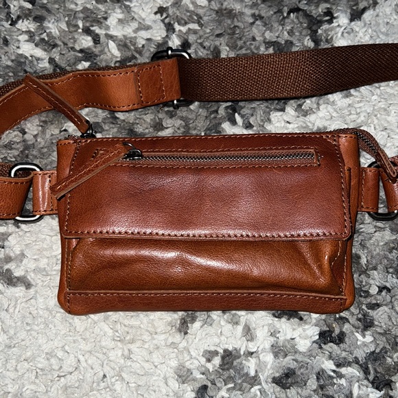Spikes & Sparrow crossbody/belt bag - Picture 2 of 4